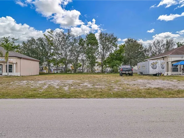 1702 NE 10th Terrace Cpe, Coral, FL 33909