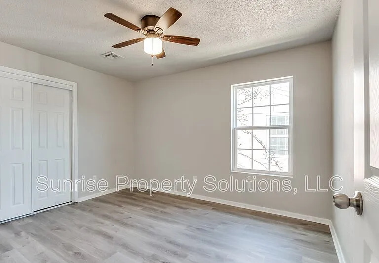 4713 Love Dr — Photo 19
