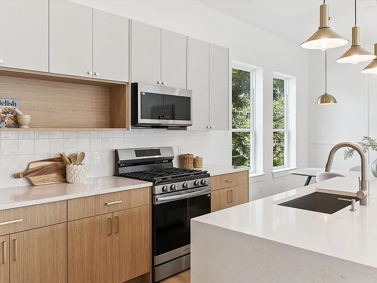 6341 W Montgomery Rd — Photo 2