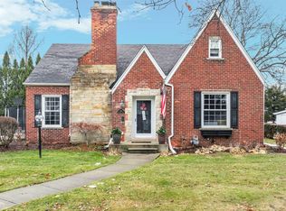 644 Hawthorne Rd, Grosse Pointe Woods, MI 48236