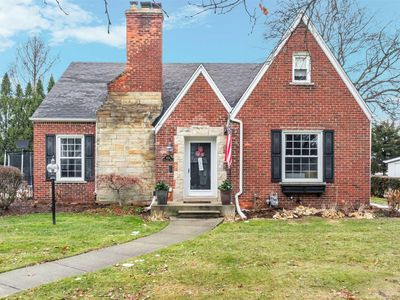 644 Hawthorne Rd, Grosse Pointe Woods, MI, 48236