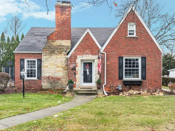 644 Hawthorne Rd, Grosse Pointe Woods, MI 48236