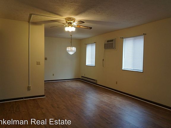 2nd image of 1412 Jackson Ln APT 1