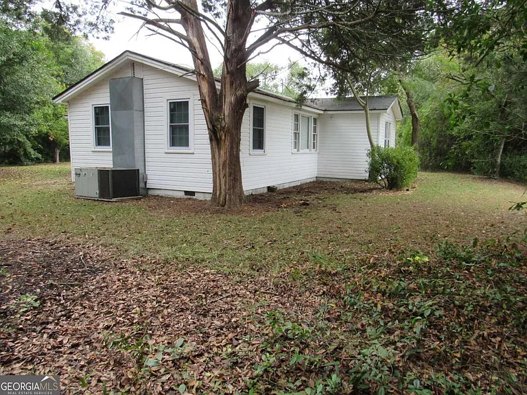 112 Judy Ave — Photo 11