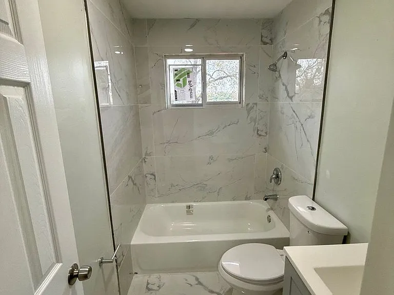 5035 Westchase Ct — Photo 3