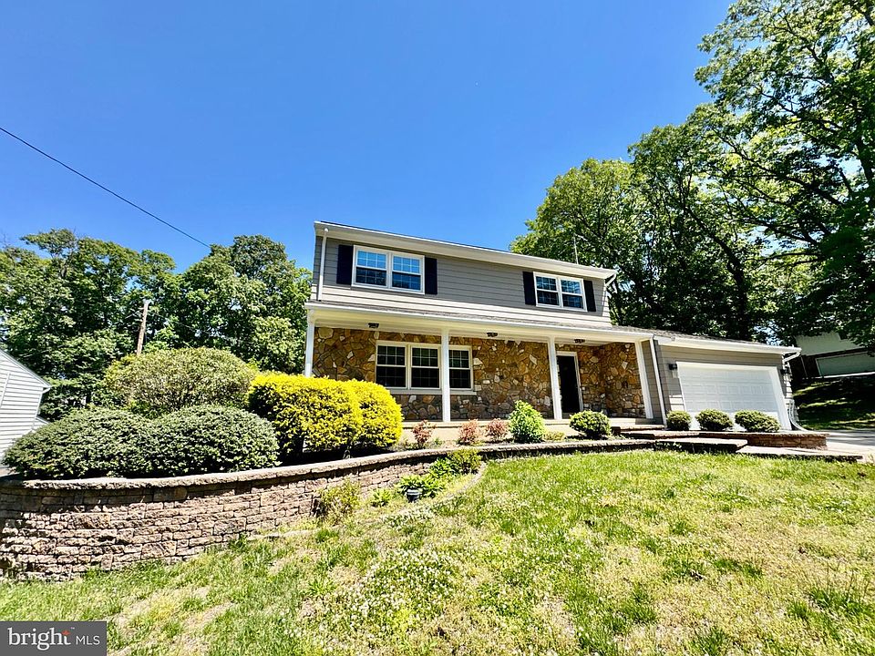 1st image of 19 Oak Dr