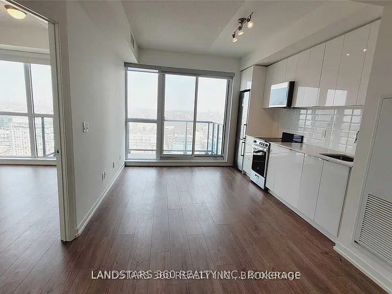 49 E Liberty St #2310 — Photo 4