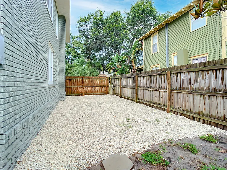 223 10th Ave N #A — Photo 34