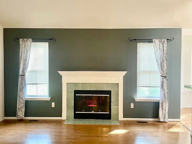220 Middie Ln — Photo 6