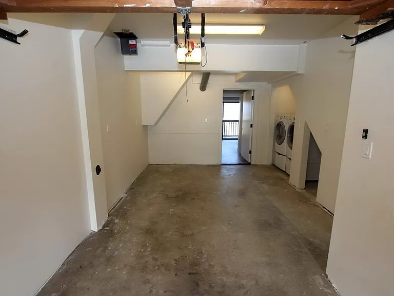677 Connecticut St — Photo 23