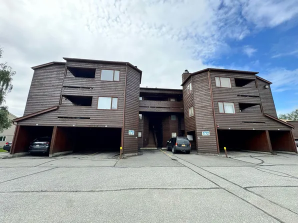 9750 Vanguard Dr, Anchorage, AK 99507