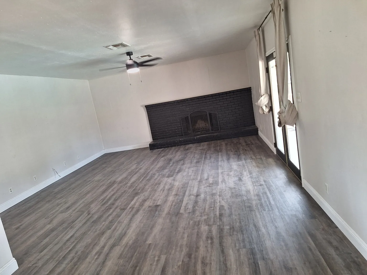 4 bed, 1819 sqft, $3,100 — Photo 4