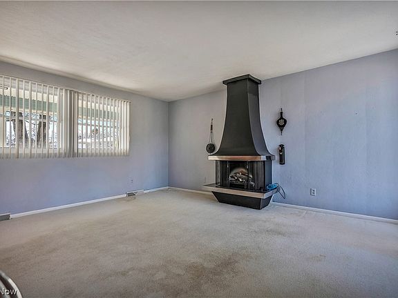 4th image of 1381 Circle Hill Rd SE