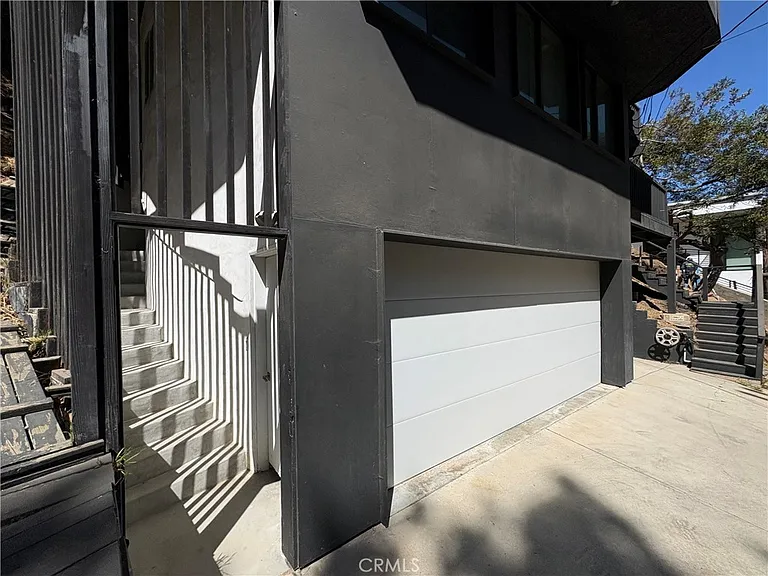 10051 Westwanda Dr — Photo 32