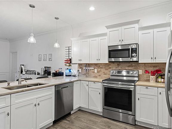 4th image of 5608 SE 44th Ave