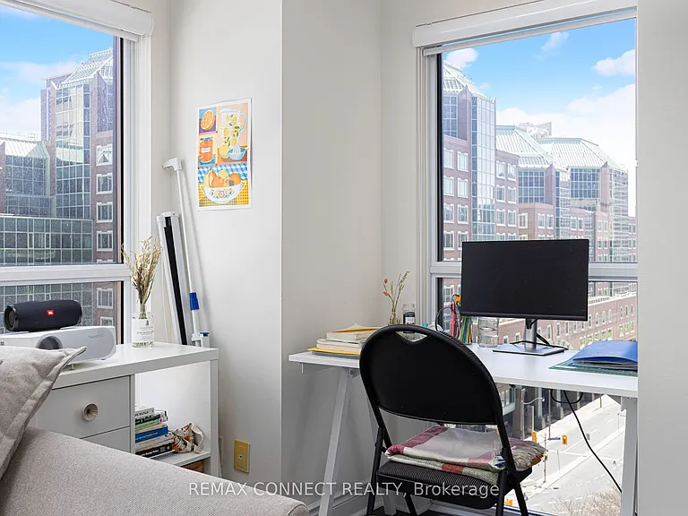 28 Ted Rogers Way #1012 — Photo 10