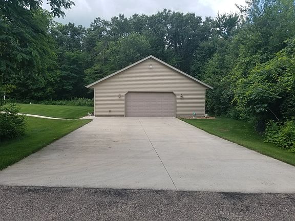 Detached Heated Garage
