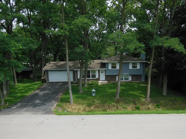 29W324 Grove Ave, West Chicago, IL 60185