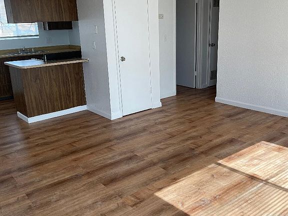 4th image of 100 W Caldwell Ave #26
