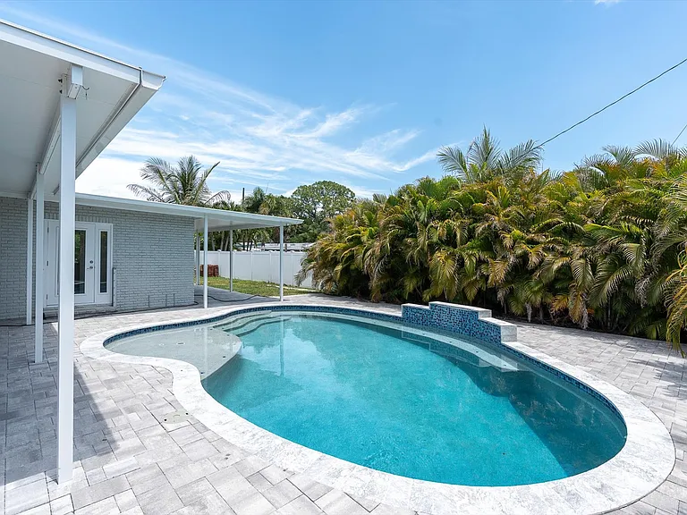 8801 Sunlit Cove Dr NE — Photo 4