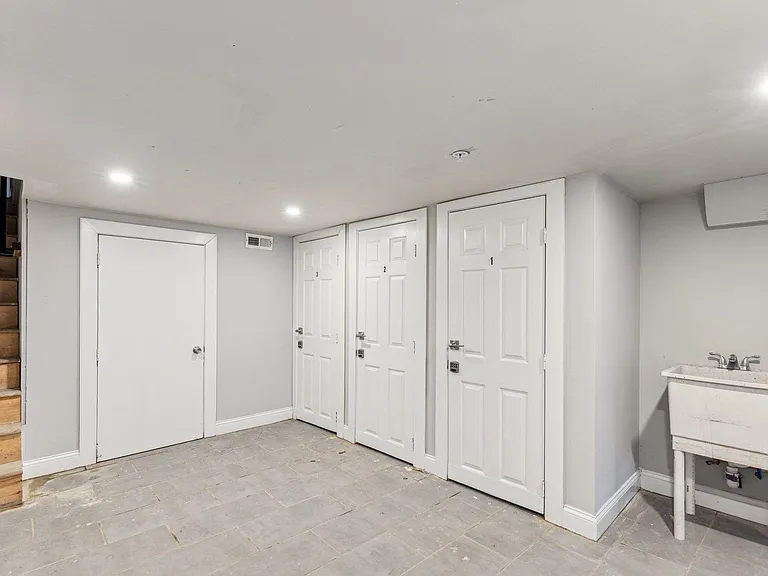 2928 W Oxford St #3 — Photo 16