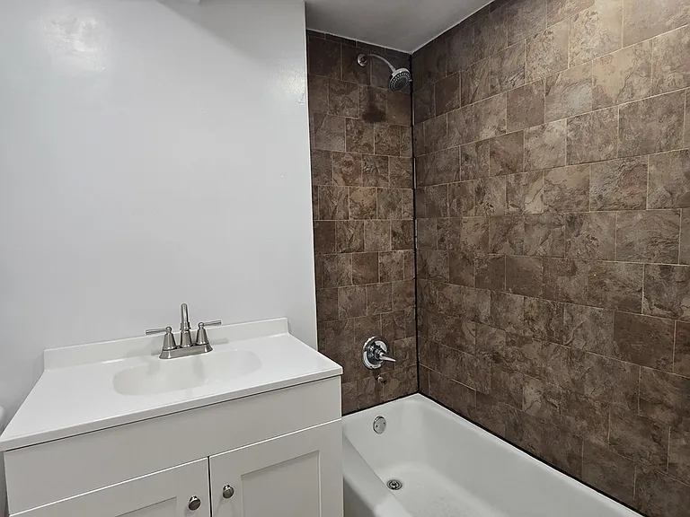 197 Hawkins St #1 — Photo 5