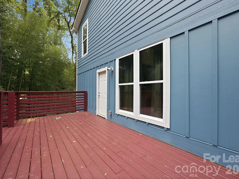 1198 Chronicle Ave — Photo 24