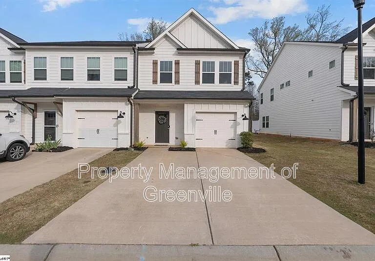 100 Grey Oak Trl — Photo 2