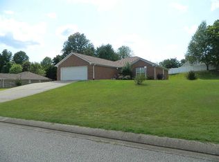 204 Plantation Dr, Lexington, TN 38351
