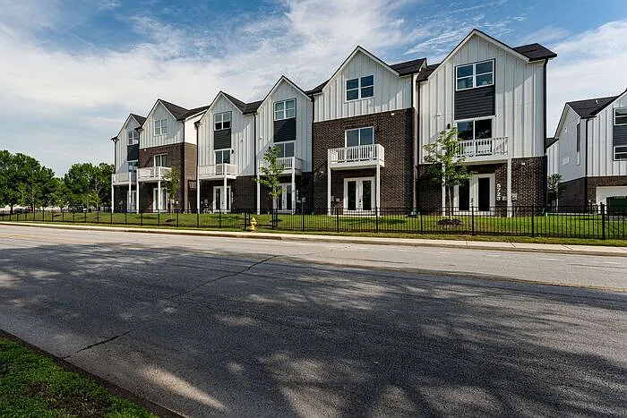 2 bed, 2.0 bath, 1540 sqft, $1,595 — Photo 4