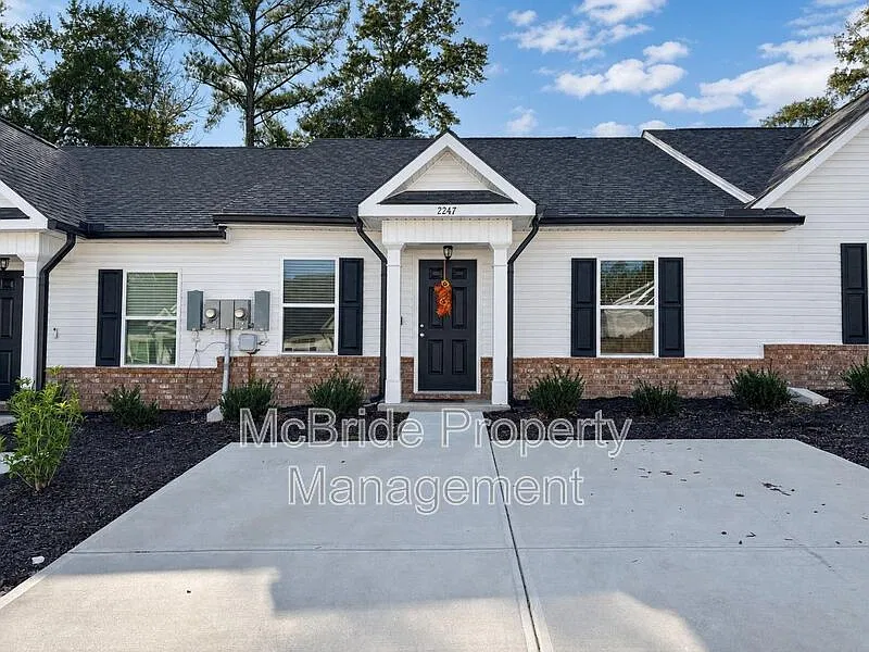 2 bed, 2.0 bath, 1103 sqft, $1,795 — Photo 1