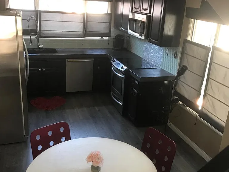 Kitchen and appliances