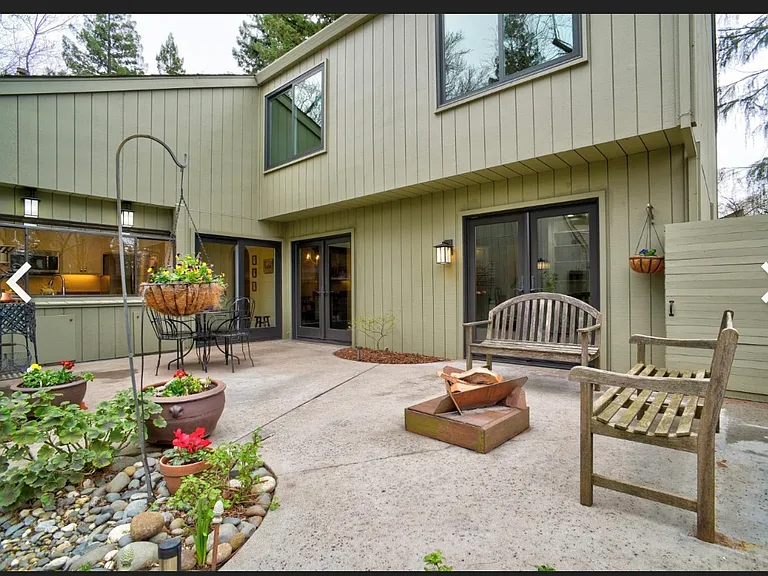200 Dunbarton Cir — Photo 2