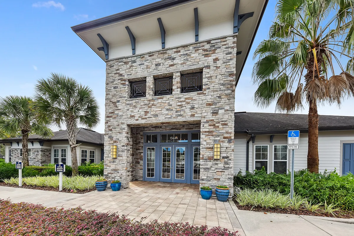 Building Photo - Gran Bay