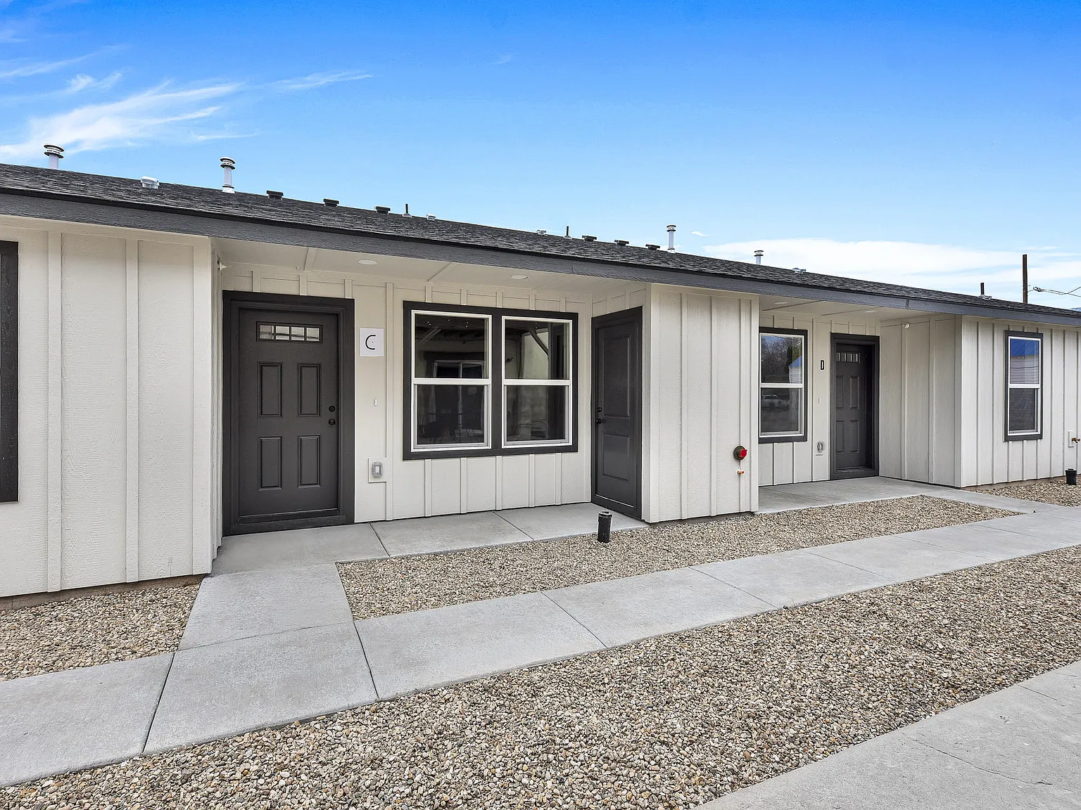 3 bed, 1200 sqft, $1,650 — Photo 3