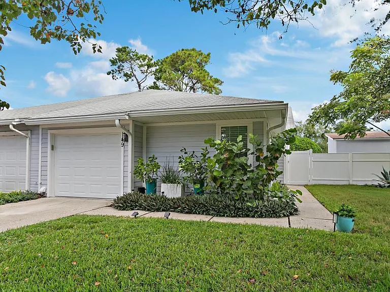 149 Las Palmas Ln — Photo 1