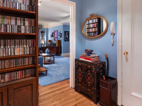 135 East 74th Street image 5 of 6