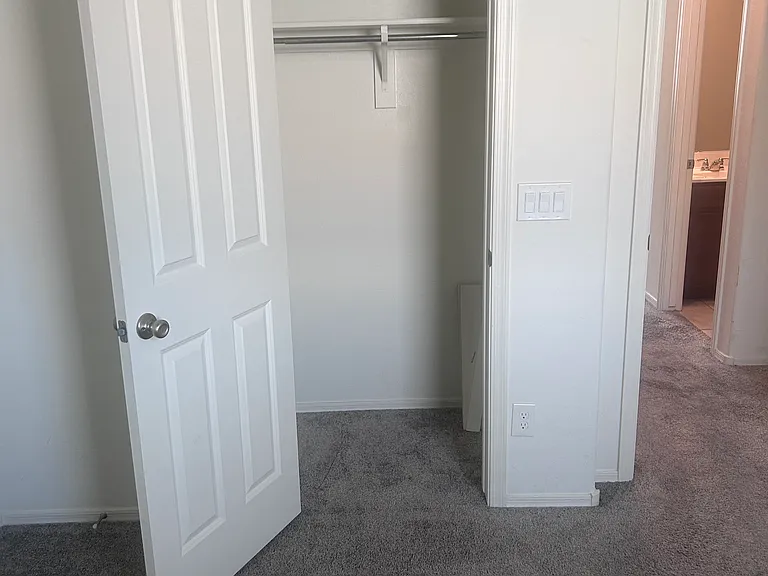 15422 W Windward Ave — Photo 33