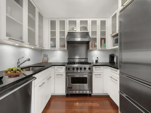 45 Park Avenue image 2 of 8