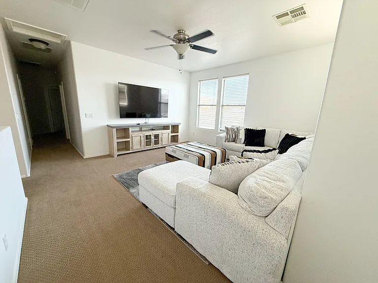 3916 E Kesler Ln — Photo 12