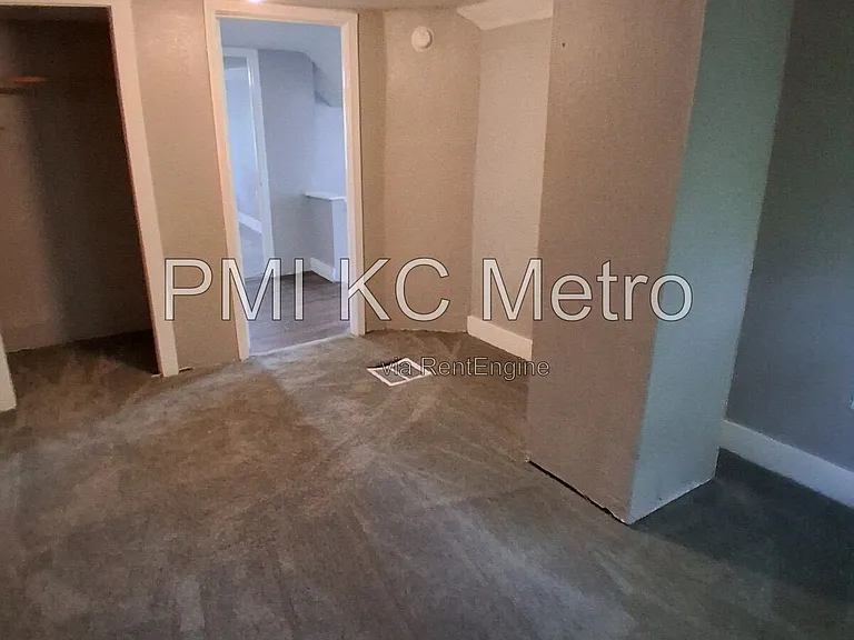 4607 Olive St — Photo 8