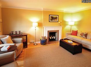 2694 Hampton Rd, Rocky River, OH 44116