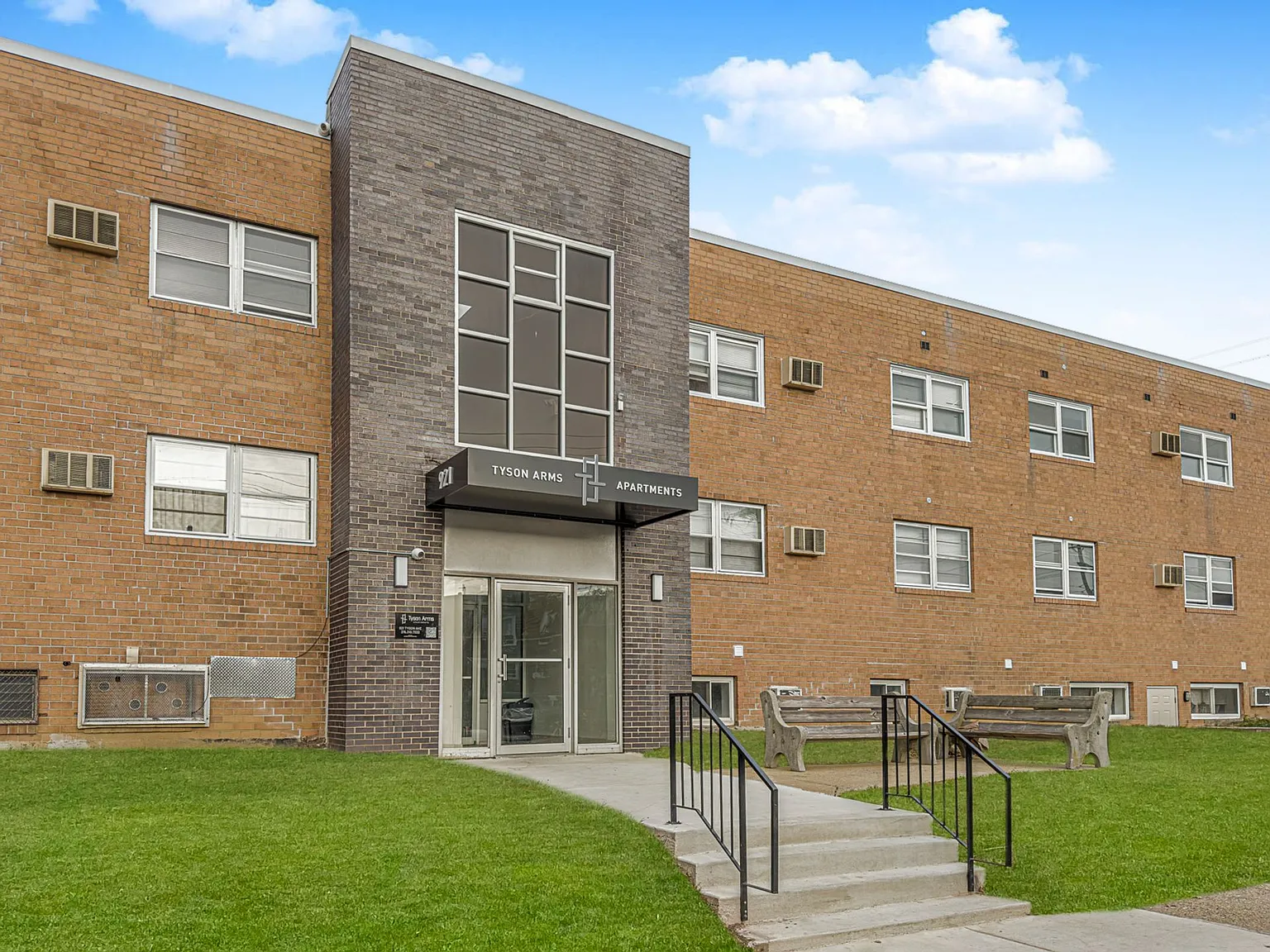 Tyson Arms Apartments — Photo 1