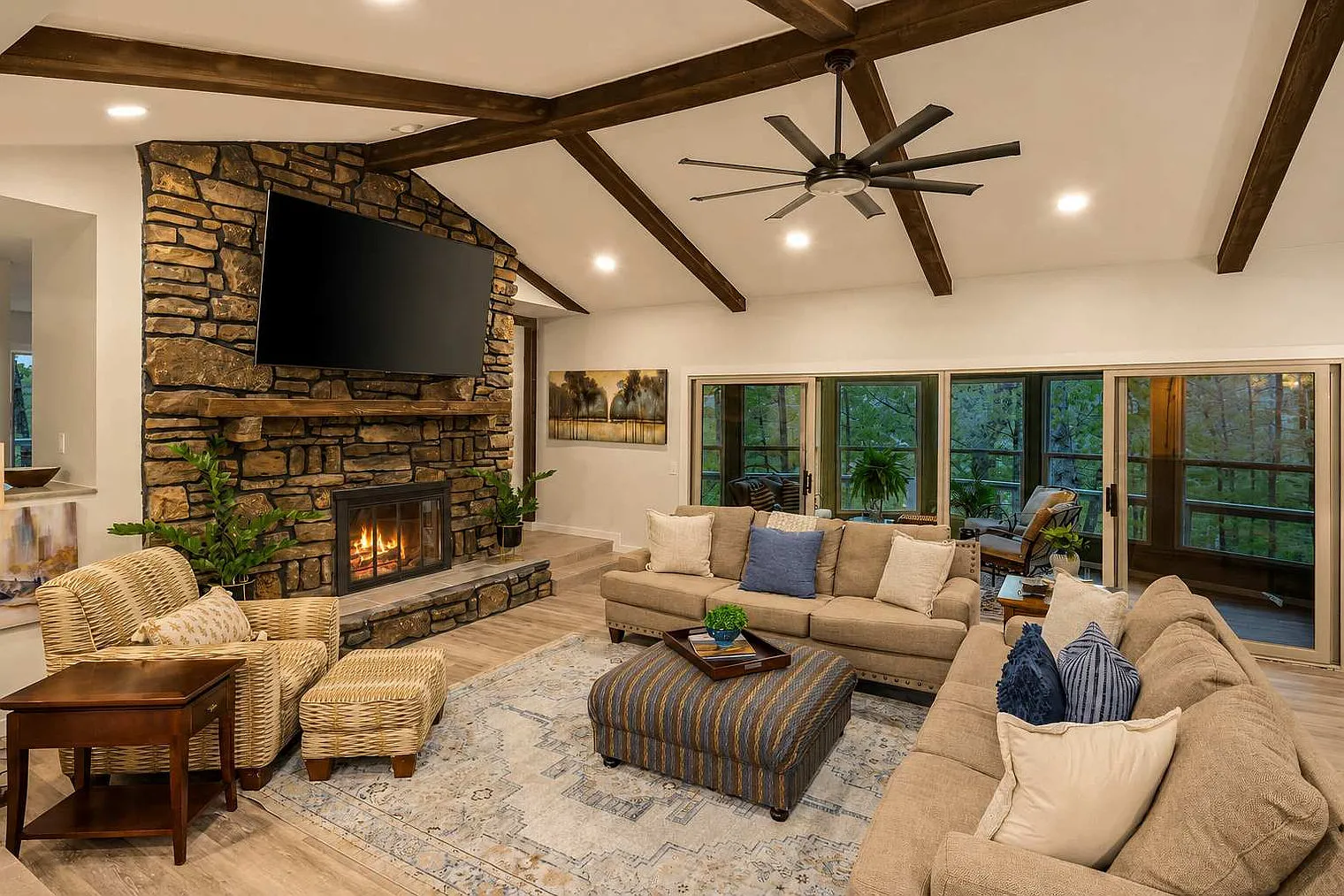 5 bed, 4.0 bath, 3724 sqft, $8,604 — Photo 1