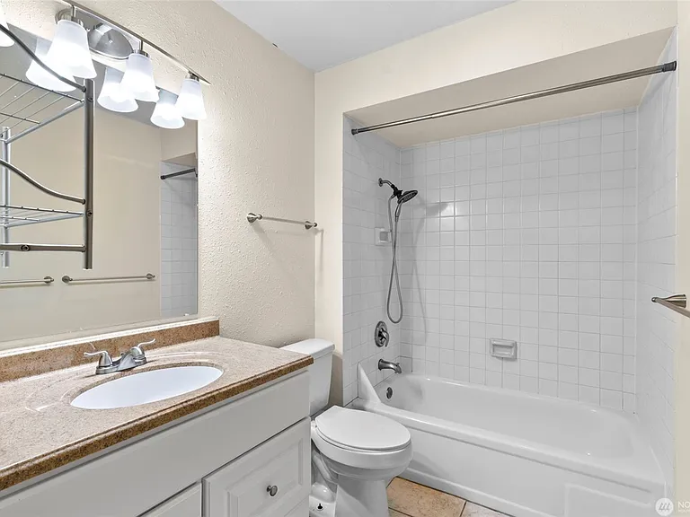 Well kept bathroom