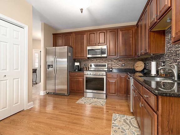 4th image of 14941 S Suffolk Ct