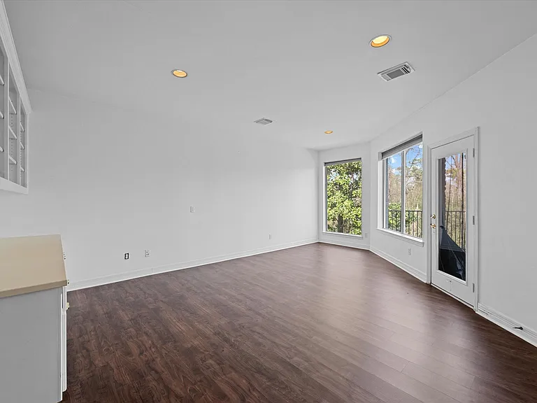 15318 Beecham Dr — Photo 21