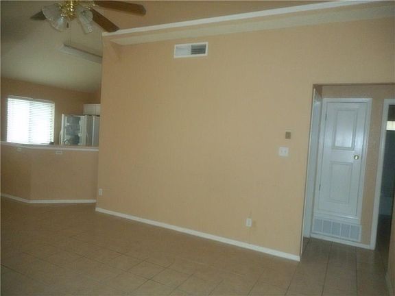 5th image of 3126 Arrambide St