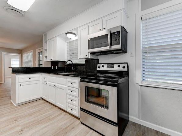 1228 Chippendale Dr