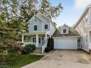 601 Parkview Ave, Spring Lake, MI 49456